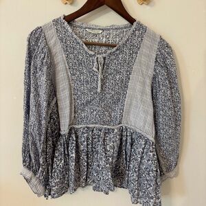 American Eagle - Floral Blue Women's Top